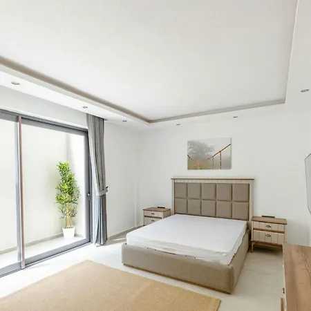 Villa Stunning 5-bedroom With Panoramic View Of Marina
