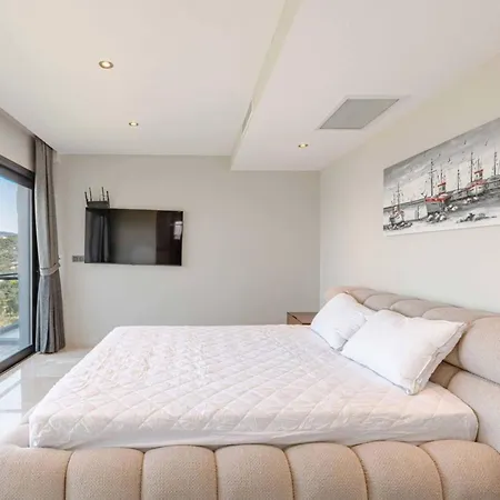 Stunning 5-bedroom With Panoramic View Of Marina Villa Yalıkavak