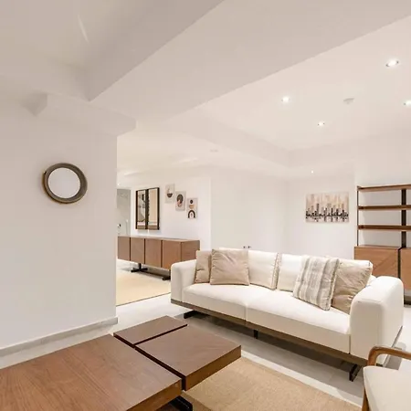 Stunning 5-bedroom With Panoramic View Of Marina 빌라 *