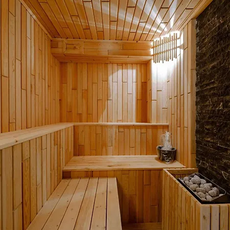 Stunning 5-bedroom With Panoramic View Of Marina Вилла Яликовак